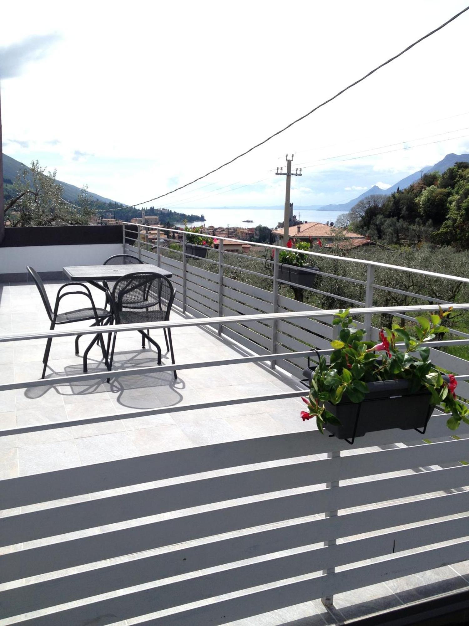 Apartment Lake View Малчезине Екстериор снимка