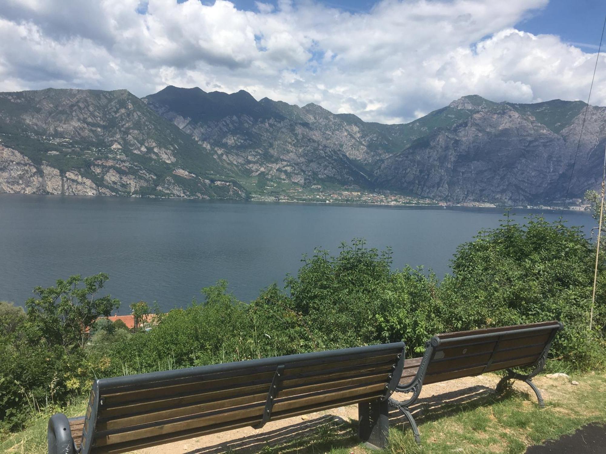 Apartment Lake View Малчезине Екстериор снимка