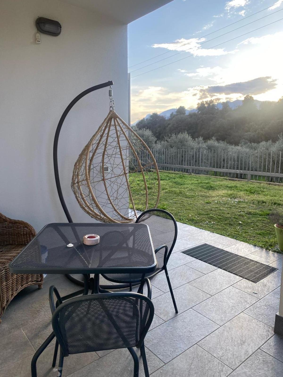 Apartment Lake View Малчезине Екстериор снимка